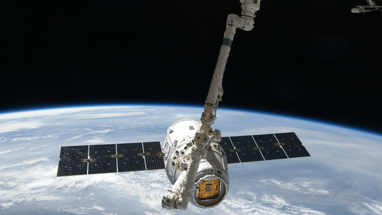 deltaVision modular fluid-transfer system connecting two spacecraft for orbital refuelling.